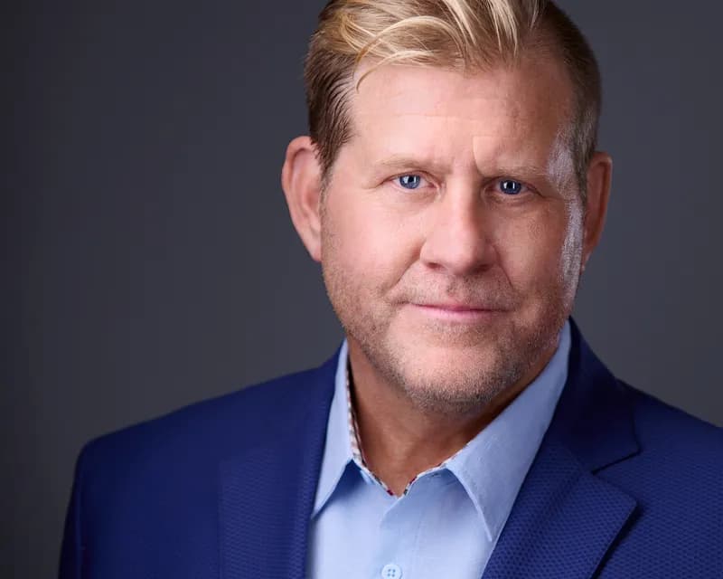 Executive headshot Pittsburgh - male professional