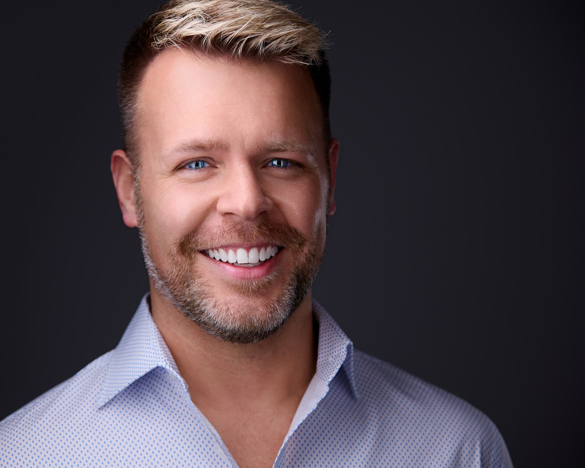 Mark's professional headshot