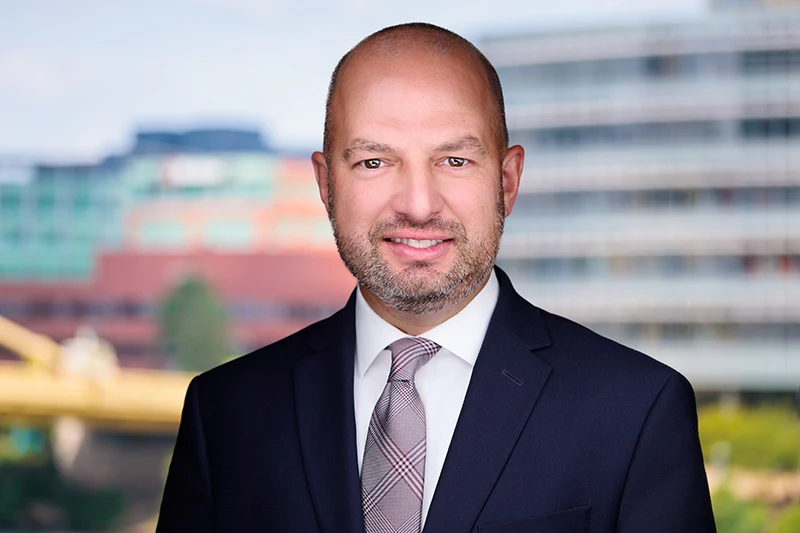 lawyer in pittsburgh getting an outdoor headshot
